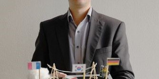 Image of Fabian Kurtz with his doctor hat